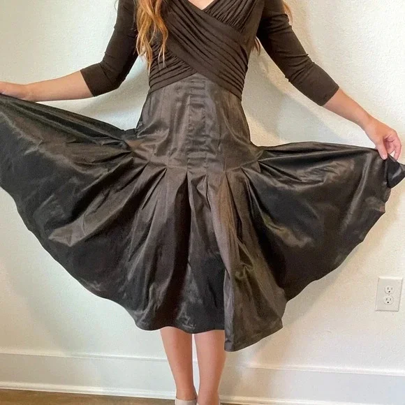 Tadashi Shoji Collection Brown Formal Fit and Flare Dress. Size 4 - Picture 13 of 15